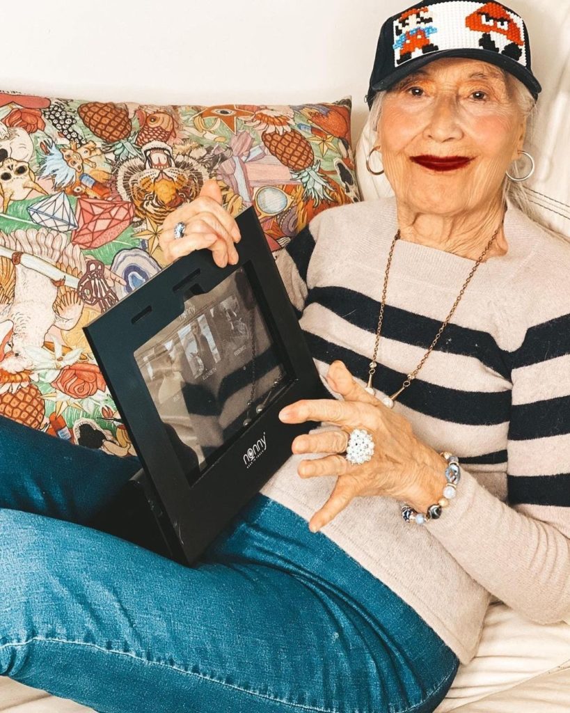 Nonna Licia con Google Home - Age Tech